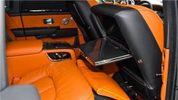 
										Rolls Royce Cullinan full									