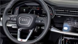 
										Audi Q8 s full									