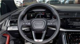 
										Audi Q8 s full									