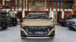 
										Audi Q8 S full									