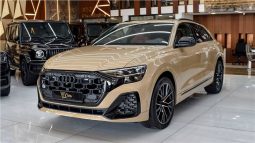 
										Audi Q8 S full									