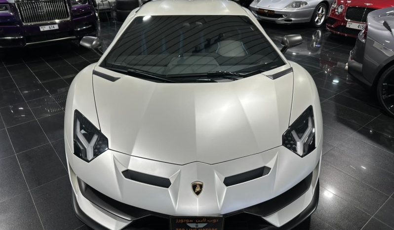 
								Lamborghini Aventador full									