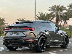 
										LAMBARGHINI URUS full									