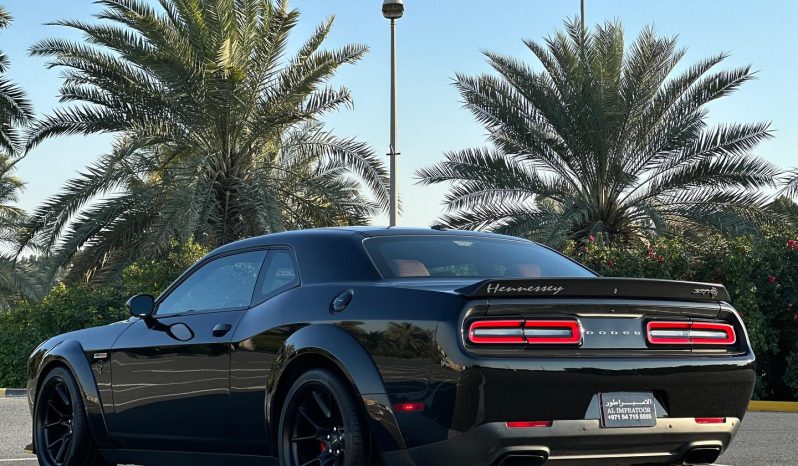 
								Dodge challenger hennessy SRT full									