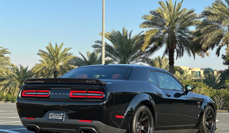 
								Dodge challenger hennessy SRT full									