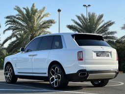 
										ROLLS ROYCE CULLINAN SILVER BADGE full									