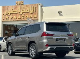 
										LEXUS LX570S SIGNATURE full									