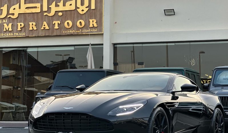 
								ASTON MARTIN full									