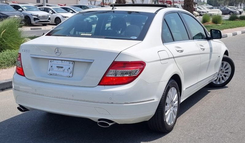 
								Mercedes Benz C250 full									