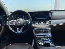 
										Mercedes E220 full									