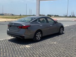 
										Nissan Altima S full									