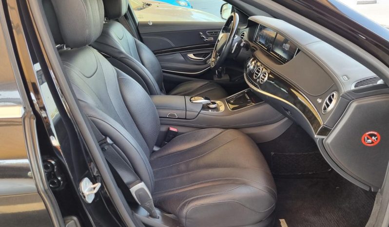 
								Mercedes Benz S400 Black full									