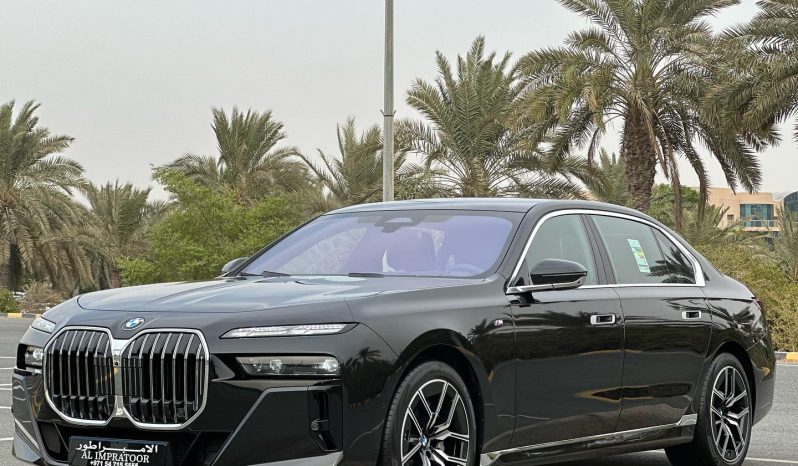 
								BMW 740i X DRIVE full									