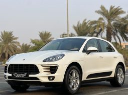 
										Porsche Macan S full									