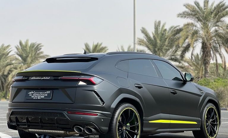 
								LAMBORGHINI URUS full									