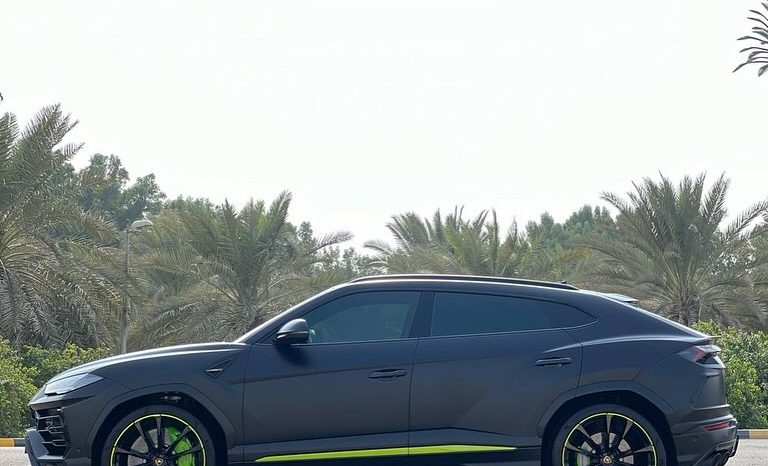 
								LAMBORGHINI URUS full									