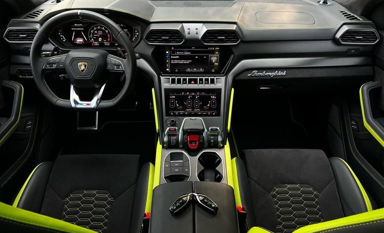 
								LAMBORGHINI URUS full									