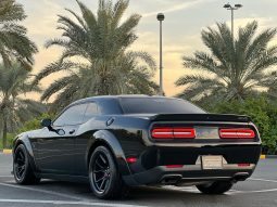 
										Dodge challenger full									